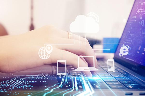 把您的小程序源码放在他人服务器上放心吗？如果对方服务器没续了