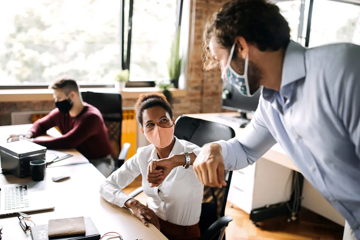 新工作场所中的 Apple、AI 和人类