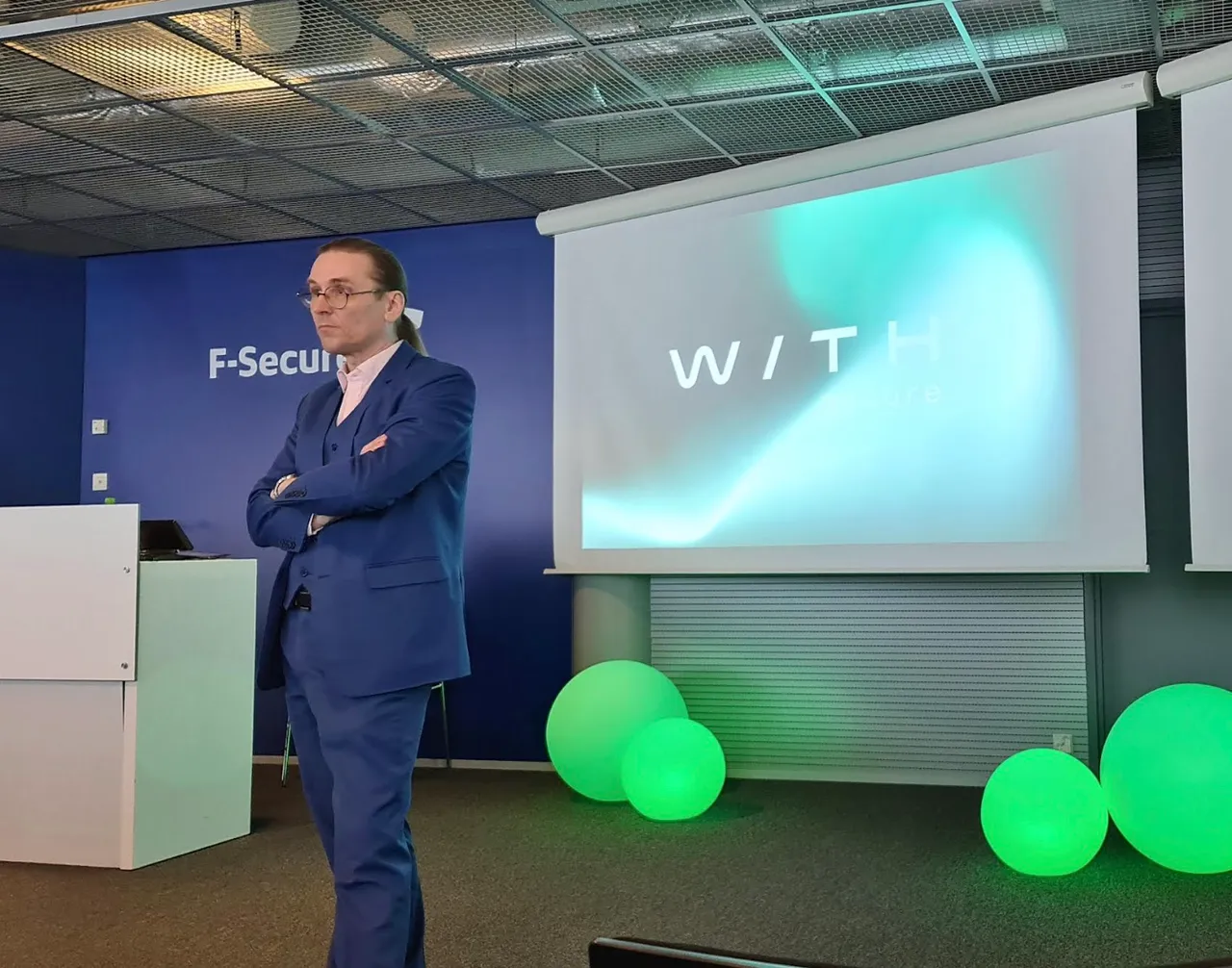 未来的网络安全：“PlayStation”和物联网石棉的安全性