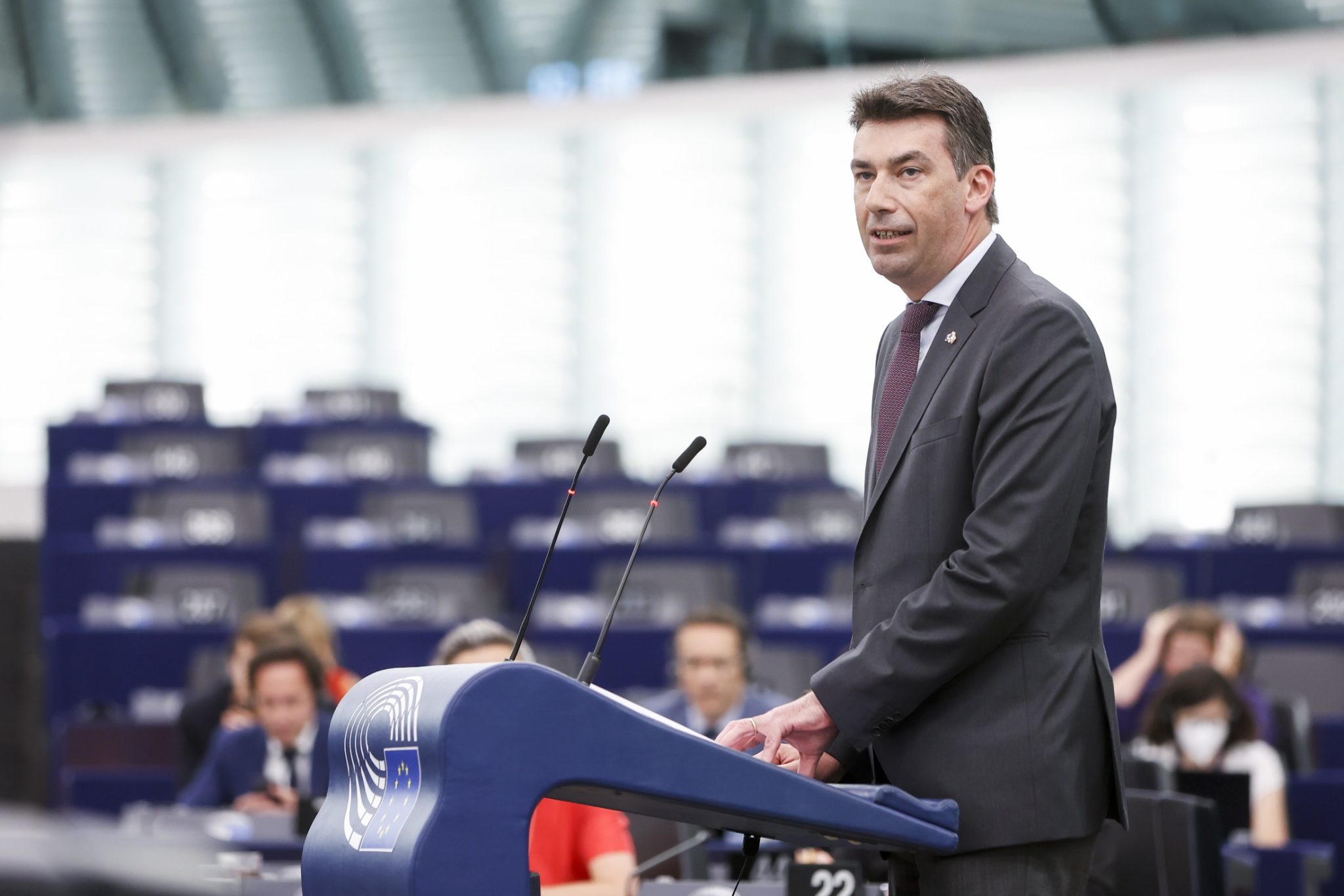 欧洲议会通过 AI 法案立场