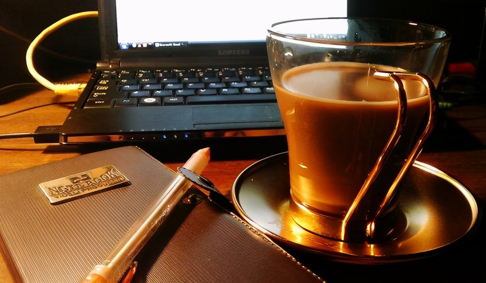 零编程代码开发手机应用，轻松尝试打造专属App