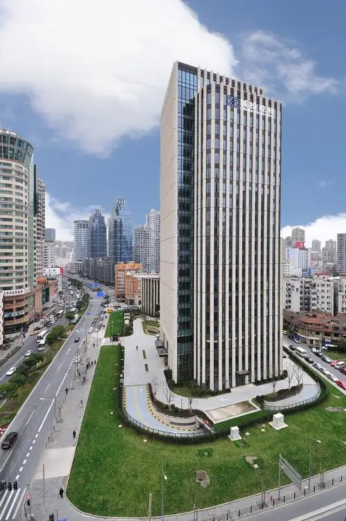 上海虹口区城投控股大厦招商中心电话及租赁详情，24小时热线直租服务