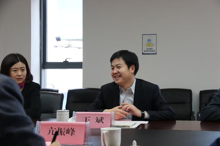 西咸新区信息产业园公司与西安软件服务外包学院签战略合作协议